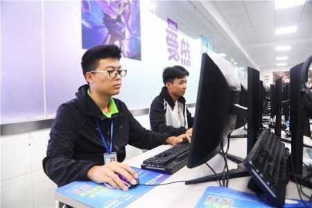 西安新華電腦軟件學校 引領計算機技術(shù)培訓的專業(yè)學府